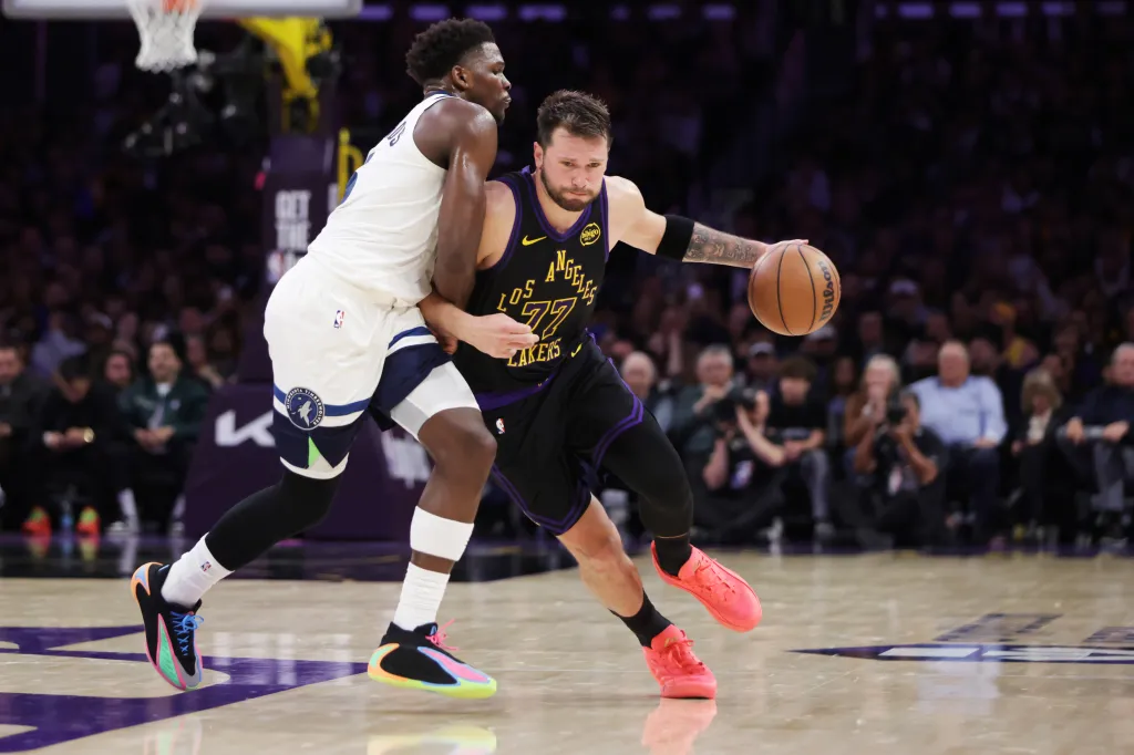 Luka Dončić drives to the basket during the Lakers' 120-106 win over the Timberwolves in Los Angeles on March 10, 2026.
