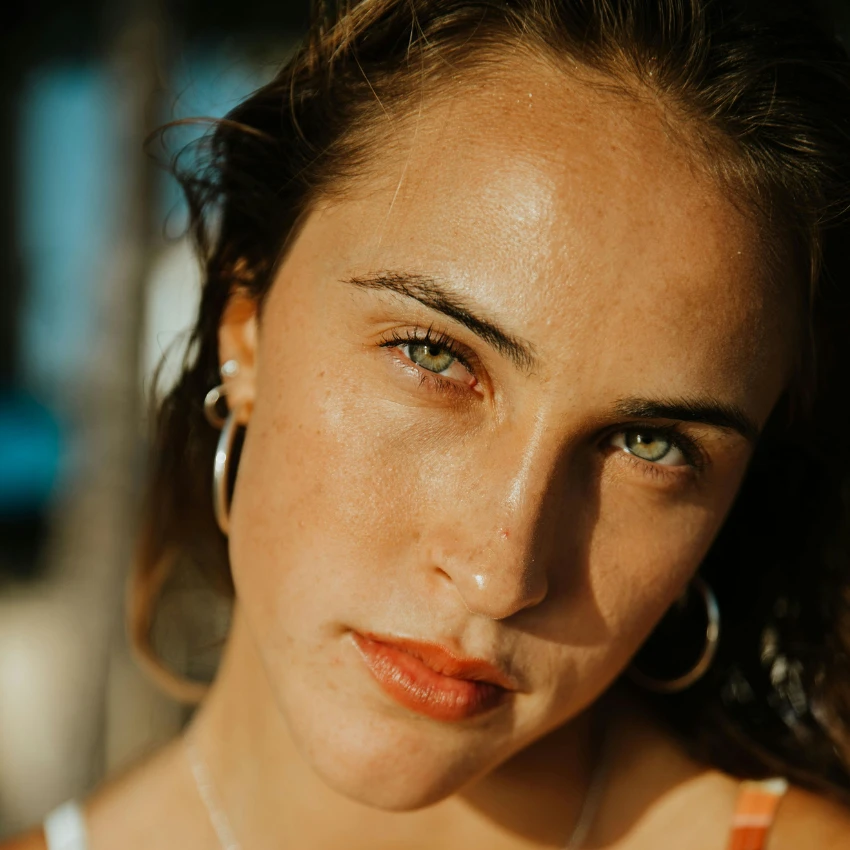 woman with hazel eyes you can tell how she acts in a relationship