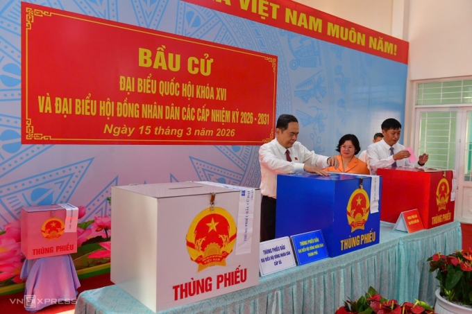 Chairman of the National Assembly (NA) and Chairman of the National Election Council Tran Thanh Man cast his ballot at Polling Station No.14 in Hoc Mon ward, Ho Chi Minh City, on March 15, 2026. Photo by Read/Thanh Tung