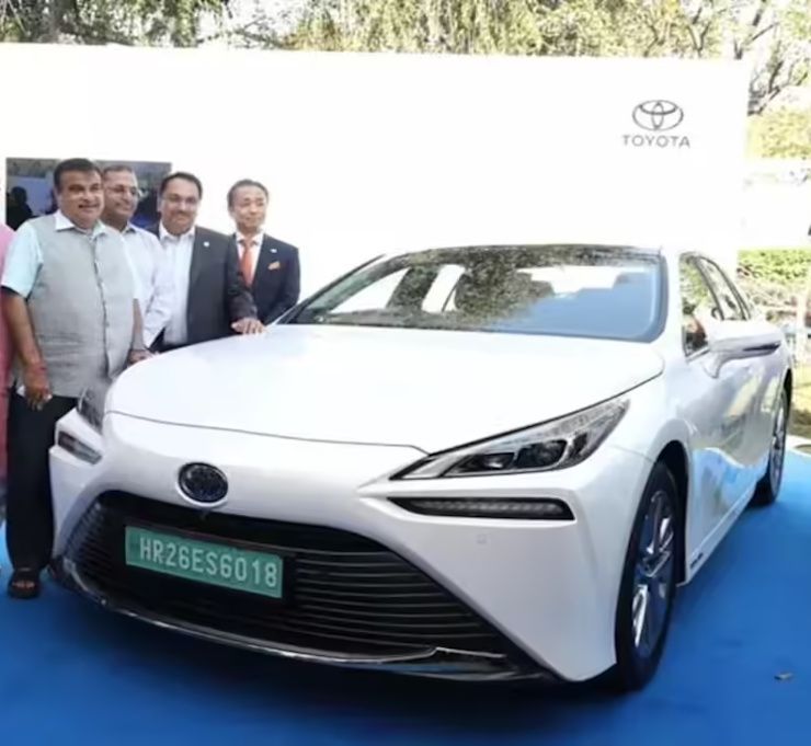 nitin gadkari toyota mirai hydrogen fuel cell powered car mercedes