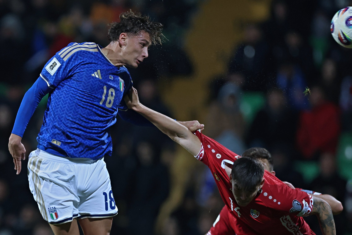 Francesco Pio Esposito scores for Italy against Moldova in the 2026 World Cup qualifier (@azzurri)