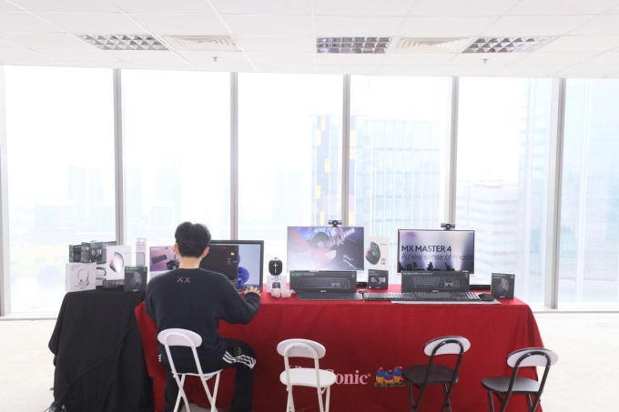 Participants interacting with Logitechs MX Series via workshops. Photo courtesy of Logitech