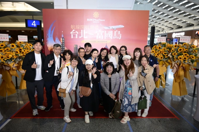 Taiwanese passengers taking photo at Taoyuan International Airport. Photo courtesy of Sun Group
