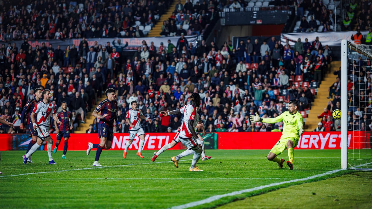 Rayo Vallecano 1-1 Levante: Pathé Ciss scores.