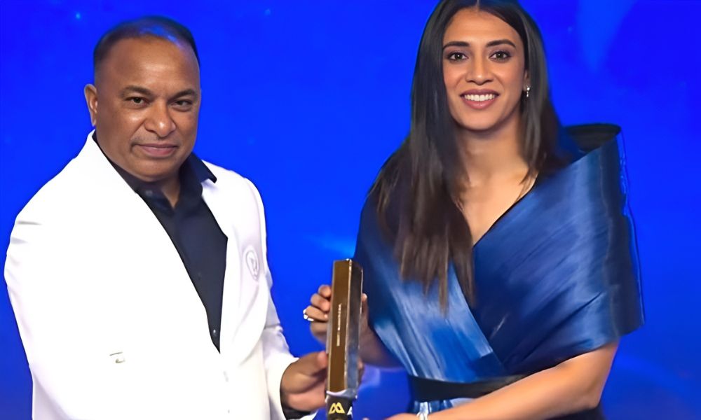 Smriti Mandhana won her fifth Best International Cricketer award for women (Image Source: Smriti Mandhana has matched Virat Kohli's record