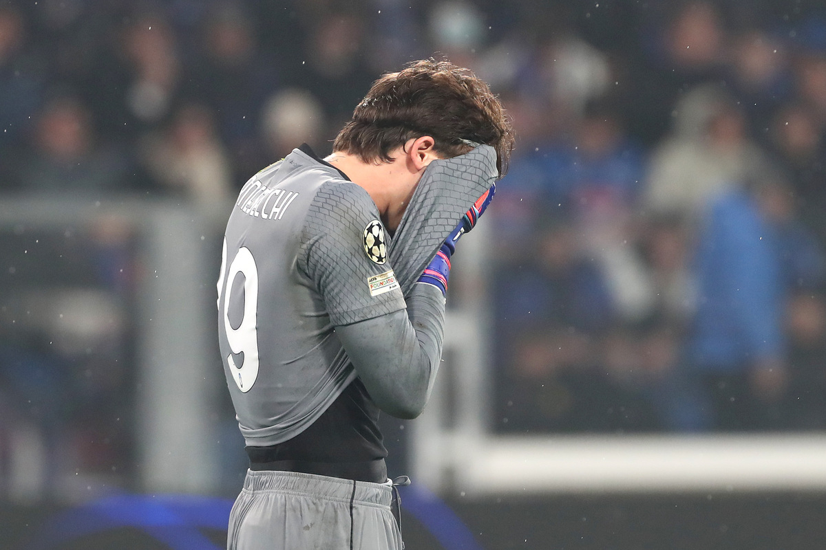 BERGAMO, ITALY - MARCH 10: Marco Carnesecchi of Atalanta reacts during the UEFA Champions League 2025/26 Round of 16 First Leg match between Atalanta BC and FC Bayern München at Stadio di Bergamo on March 10, 2026 in Bergamo, Italy. (Photo by Marco Luzzani/Getty Images)