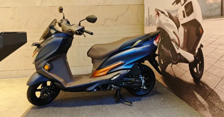 new-suzuki-burgman-side