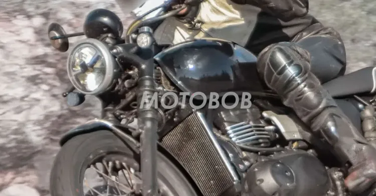 triumph bonneville 400 spied