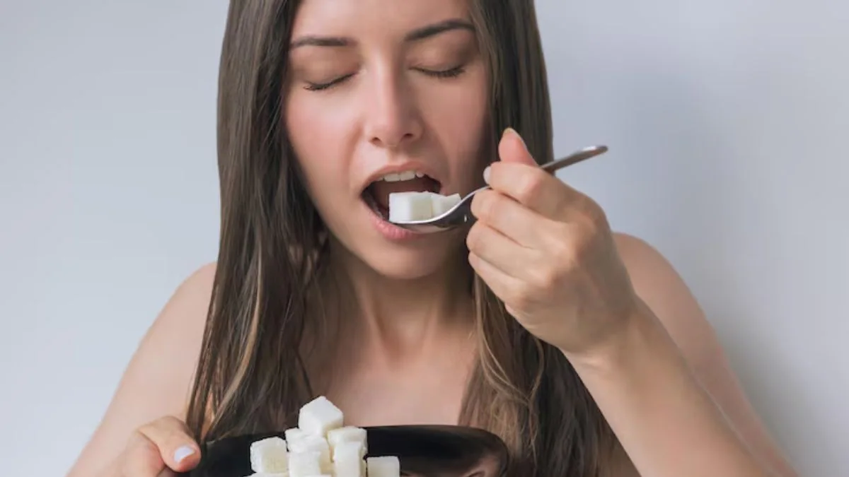 High sugar intake can also trigger inflammation and hormonal fluctuations, which can worsen acne among many individuals. Photo: Freepik