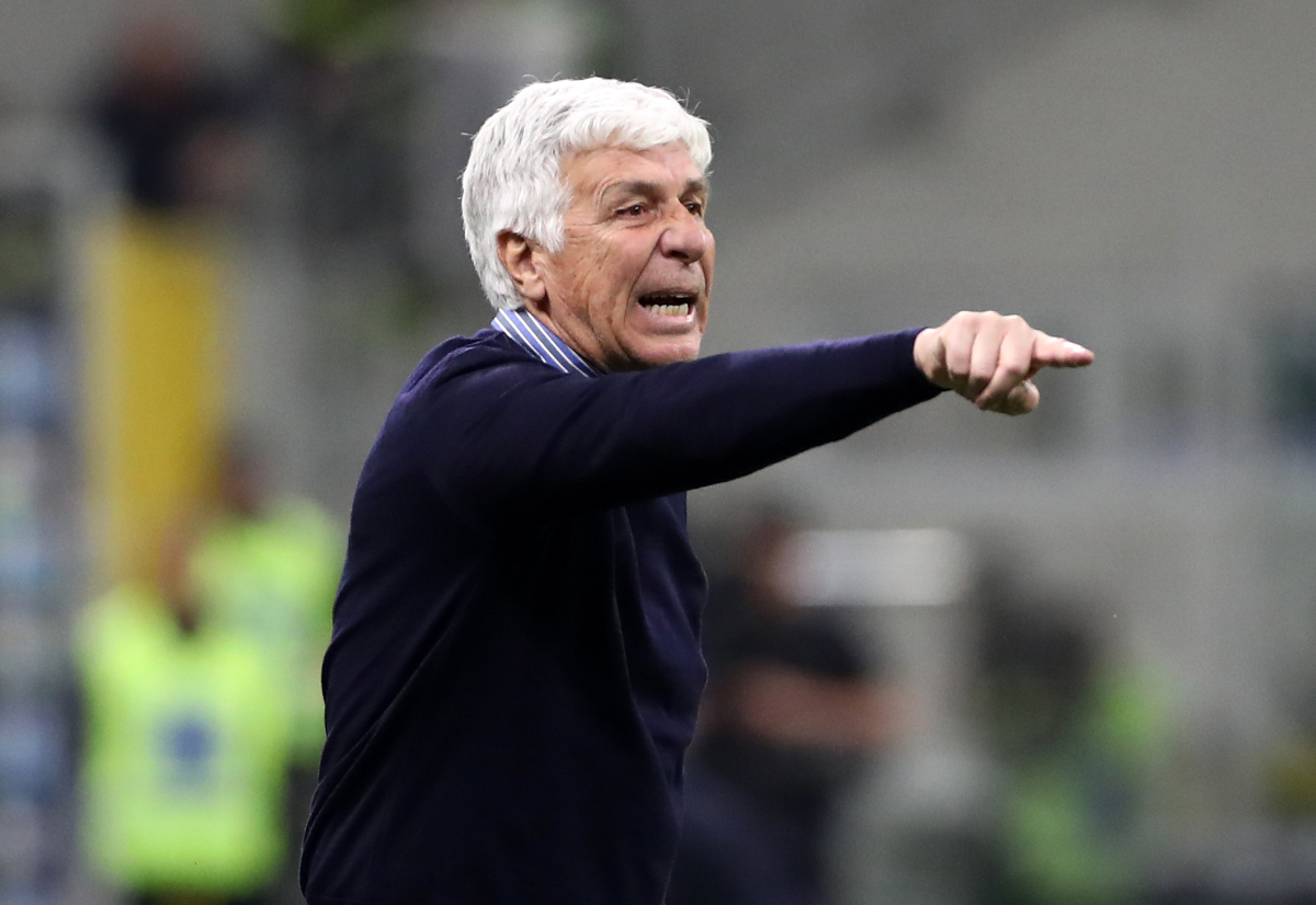 MILAN, ITALY - APRIL 05: Gian Piero Gasperini, Head Coach of AS Roma, gestures from the touchline during the Serie A match between FC Internazionale and AS Roma at Giuseppe Meazza Stadium on April 05, 2026 in Milan, Italy. (Photo by Marco Luzzani/Getty Images)