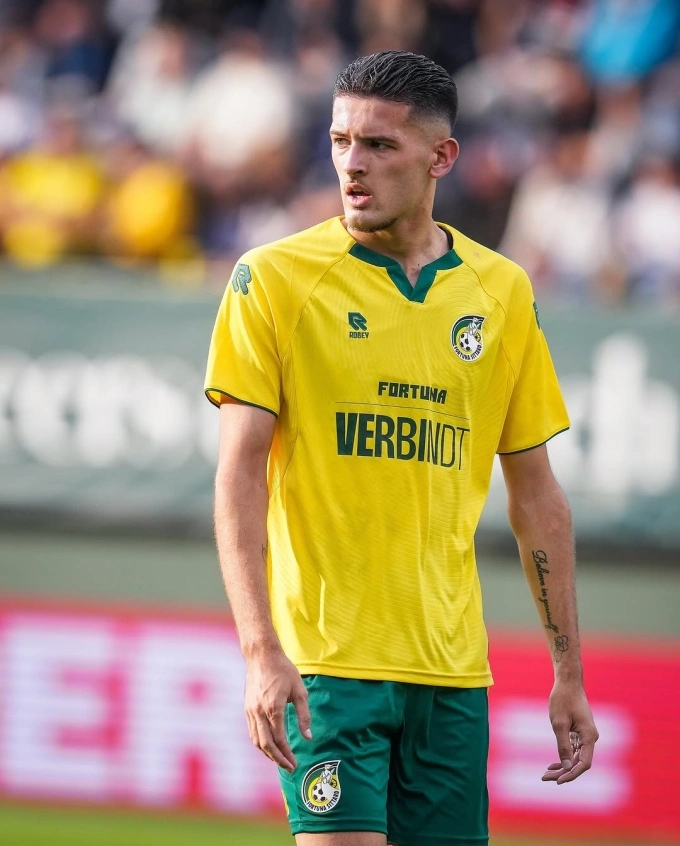 Justin Hubner during a game for Fortuna Sittard. Photo by Instagram/@justinhubner5