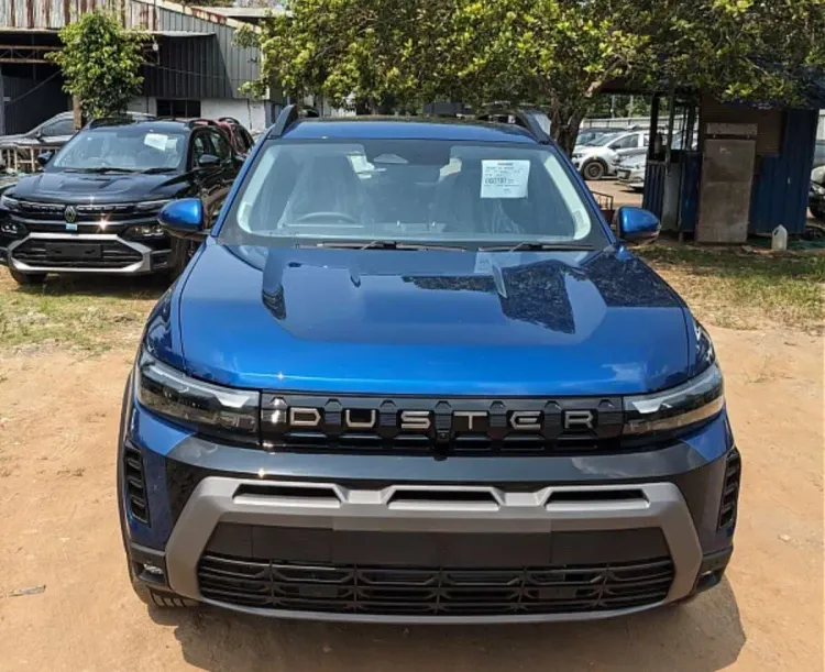 renault-duster-blue-front
