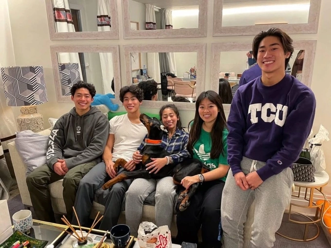 Niq Chen and his siblings. Photo from Instagram/@niq