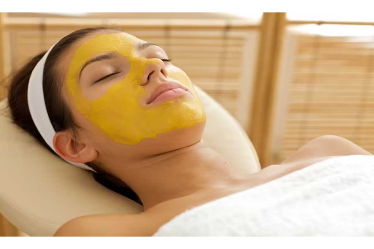 Reduce wrinkles naturally with a DIY mango face mask