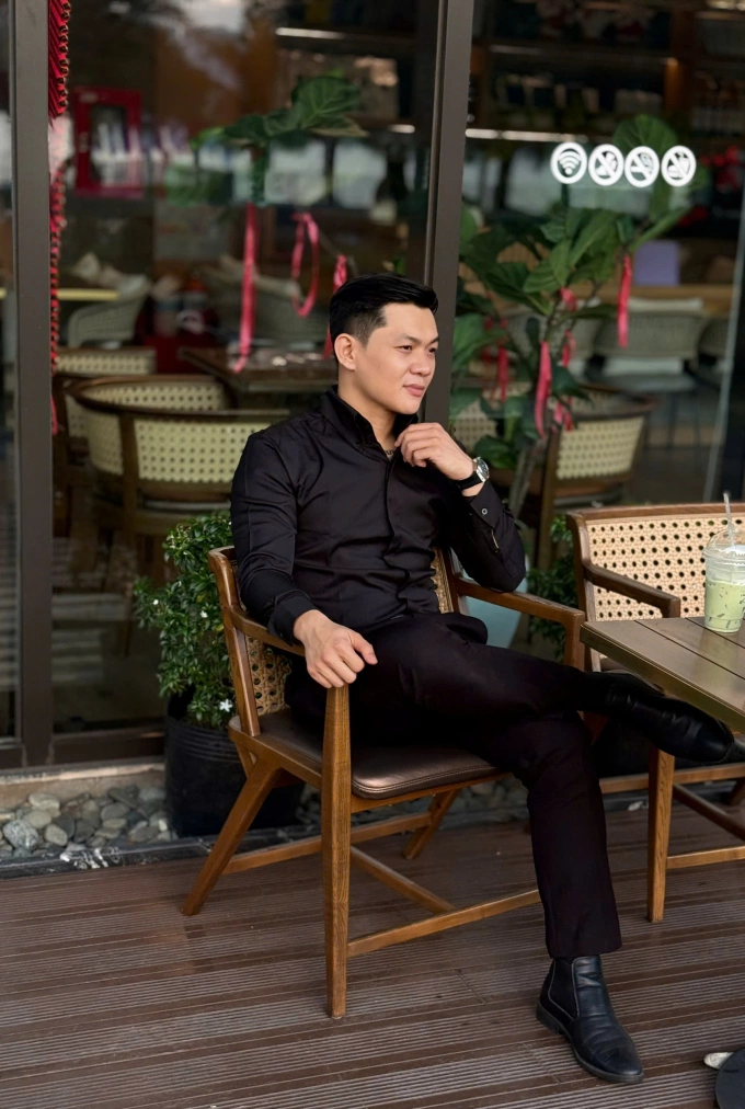 Many people say that after losing weight, I look like a CEO. I am very proud of this change, Khoa said. Photo: Provided by the character