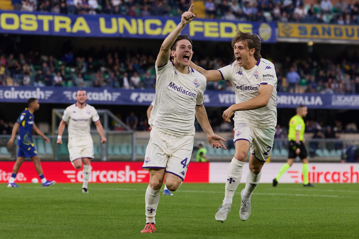 VERONA, ITALY - APRIL 04: Nicolò Fagioli of Fiorentina celebrates after scoring his team's first goal with his teammate Jacopo Fazzini during the Serie A match between Hellas Verona FC and ACF Fiorentina at Stadio Marcantonio Bentegodi on April 04, 2026 in Verona, Italy. (Photo by Emmanuele Ciancaglini/Getty Images)