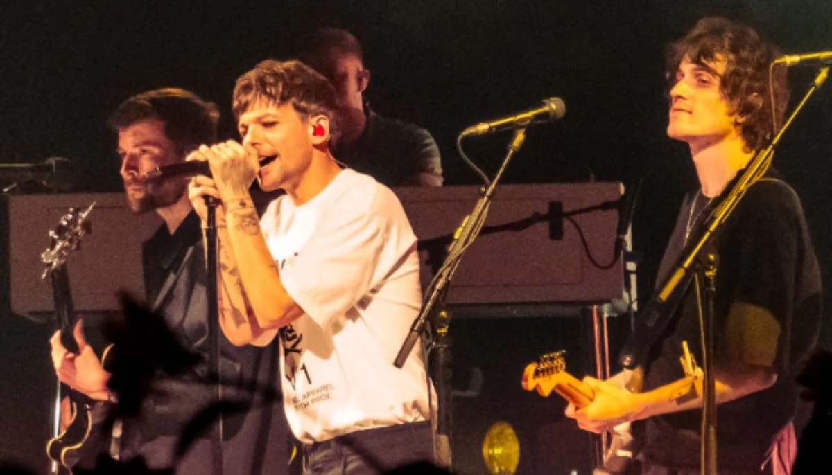 Louis Tomlinson last night show takes him back to One Direction days
