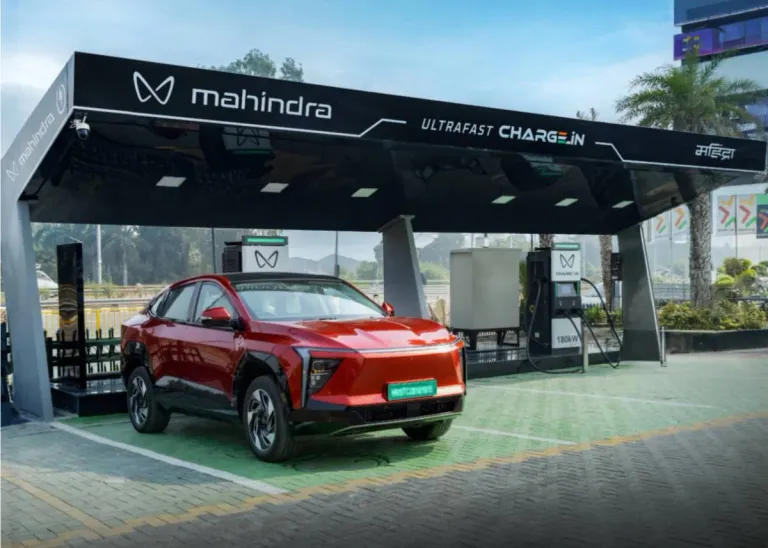 mahindra-ultra-fast-chargers-100