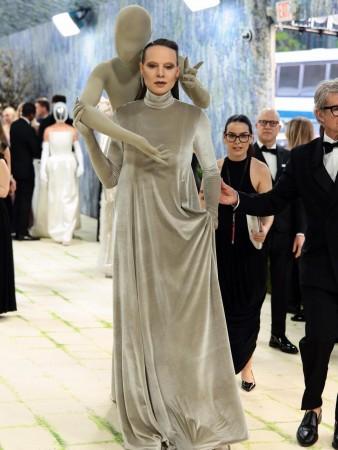 Met Gala 2026: Heidi Klum's look reminds fans of Hrithik's Dhoom 2, Katy Perry's AI mask, Eileen Gu's live bubble dress; fans ask 'Art or Halloween?'