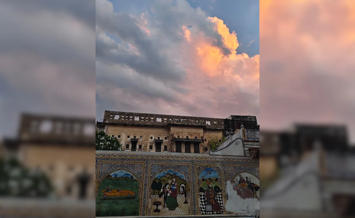 Shekhawati's iconic hand-painted havelis.