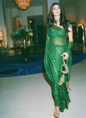 Veteran actor Ashok Saraf, wife bring Marathi tradition to Cannes; Pak actor Sanam Saeed's saree look reminds fans of Aishwarya Rai Veteran actor Ashok Saraf, wife bring Marathi tradition to Cannes; Pak actor Sanam Saeed's saree look reminds fans of Aishwarya Rai