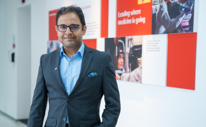 Upendra Patkie said Johnson & Johnson Innovative Medicine Vietnams goal remains the same: improving diagnosis, strengthening referral systems, optimizing disease management models, and enhancing treatment outcomes. Photo by Duc Thinh
