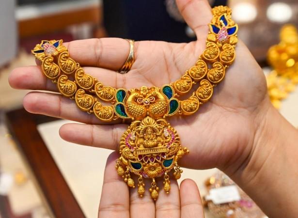 Gold dips 0.34 pc this week over mild profit booking Gold dips 0.34 pc this week over mild profit booking