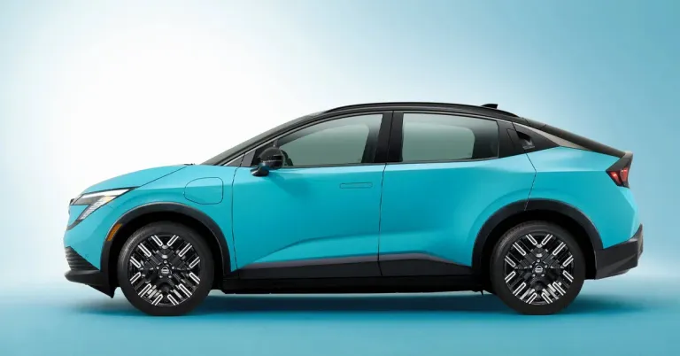 nissan leaf electric car side view