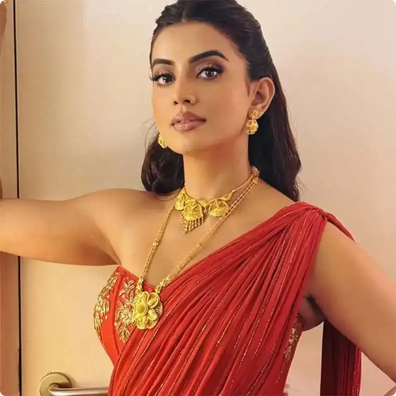 Fees of Bhojpuri actresses: Akshara Singh vs Amrapali Dubey