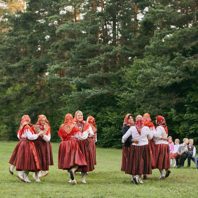 The women of Kihnu in traditional kört skirts. Photo from Instagram/@akiko_tsunoda