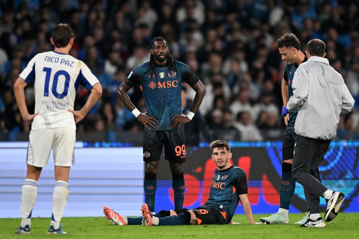 NAPLES, ITALY - NOVEMBER 01: Billy Gilmour of SSC Napoli injured during the Serie A match between SSC Napoli and Como 1907 at Stadio Diego Armando Maradona on November 01, 2025 in Naples, Italy. (Photo by Francesco Pecoraro/Getty Images)