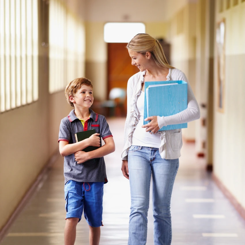 teachers can tell when a kid's parents really care about them based on 5 behaviors student talks about parents