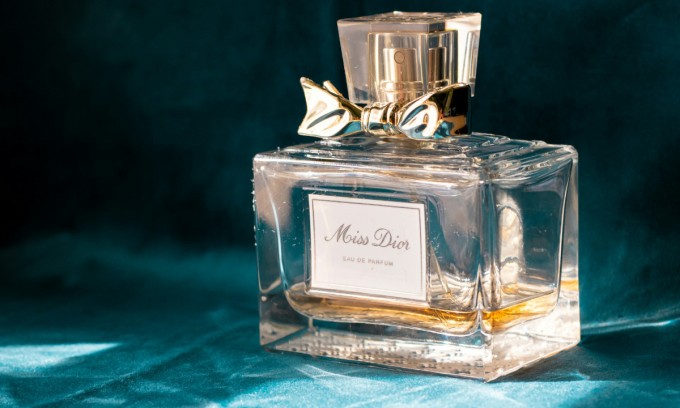 A Dior perfume bottle. Photo by Unsplash/Marisa Garrido