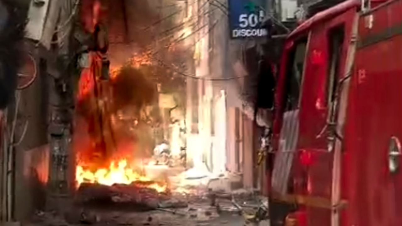 Delhi fire