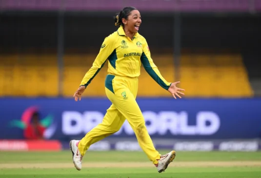 Alana King 5 bowlers