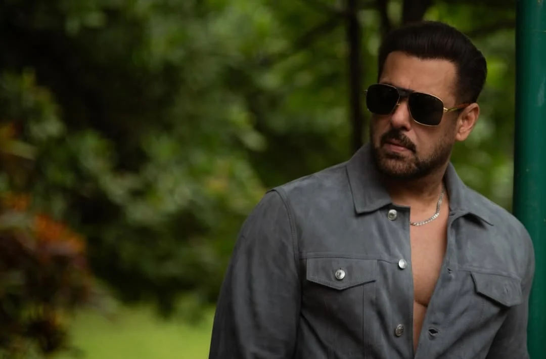 Salman Khan uses Maatrubhumi screening to support co-star Chitrangda