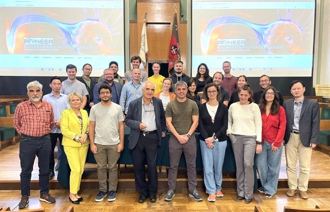 Dr. Minh (second from left) at an international workshop on plasma catalysis for CO2 recycling in 2022. Photo courtesy of Minh