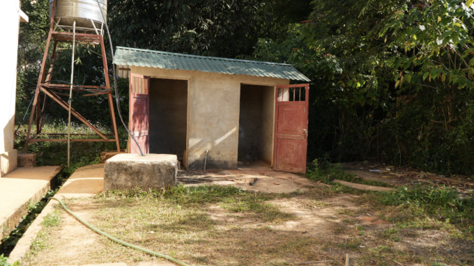 Old toilet at Ban Cha Huoi Point - Nam Man High School for Ethnic Minorities and Secondary Education. Photo: Provided by the school
