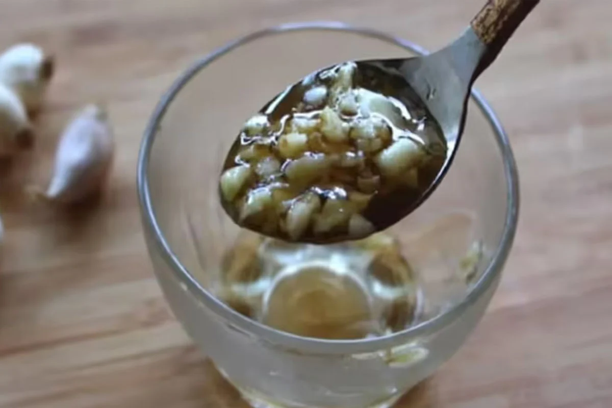 raw clove of garlic benefits and how to consume