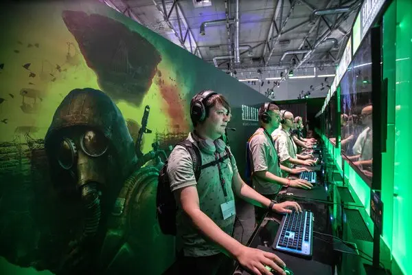 Microsoft Cuts 1,900 Jobs in Its Video Game Division - The New York Times