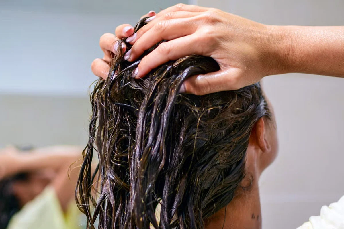 Hair Care Tips: Discover how honey can transform dry hair into shiny hair