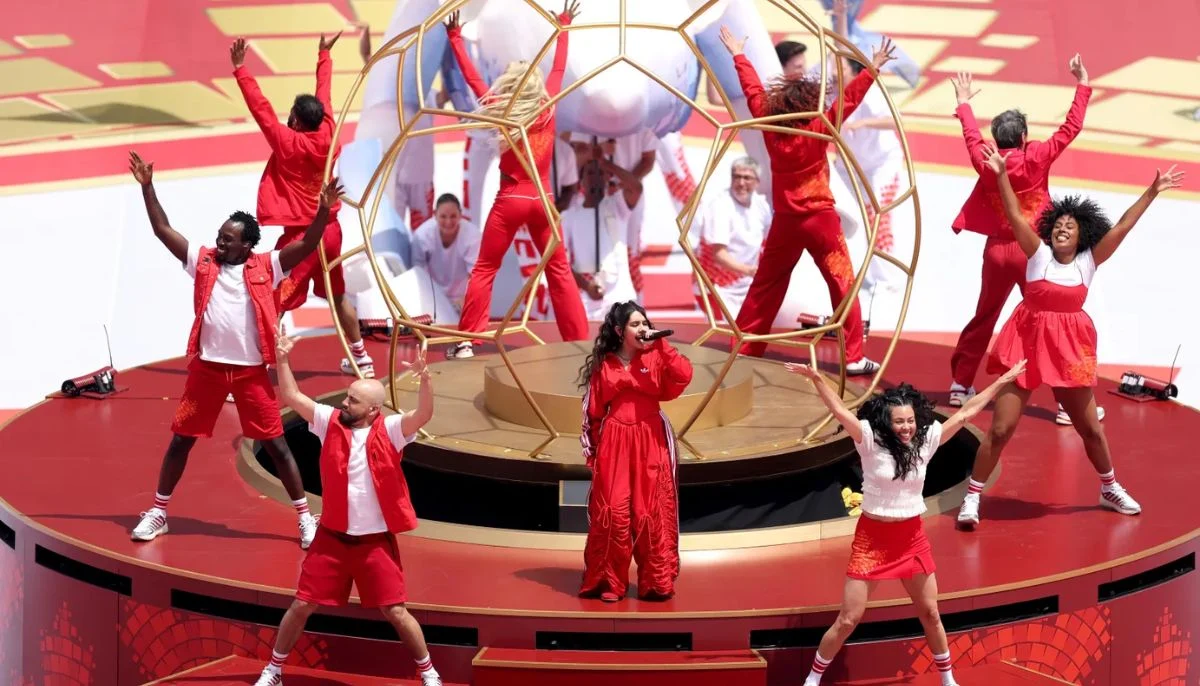 Michael Buble opens World Cup with Alanis Morrisette for Canada