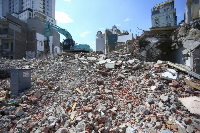 Construction waste from demolition works in Hanoi. Photo: Pham Chieu