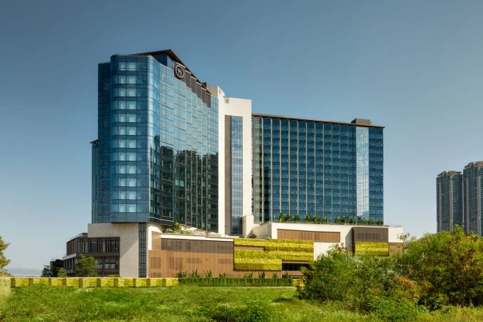 Sheraton Hong Kong Tung Chung Hotel. Photo courtesy of the hotel