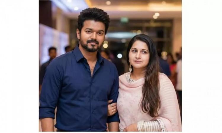 'He was never meant to be just a hero': Samantha and TN CM Vijay's reunion sends fans on a nostalgia trip; pens touching note 'He was never meant to be just a hero': Samantha and TN CM Vijay's reunion sends fans on a nostalgia trip; pens touching note