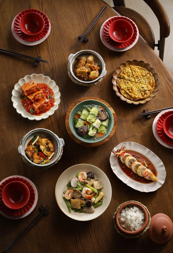 The menu features more than 100 dishes inspired by Vietnamese family meals and communal dining culture. Photo courtesy of SON