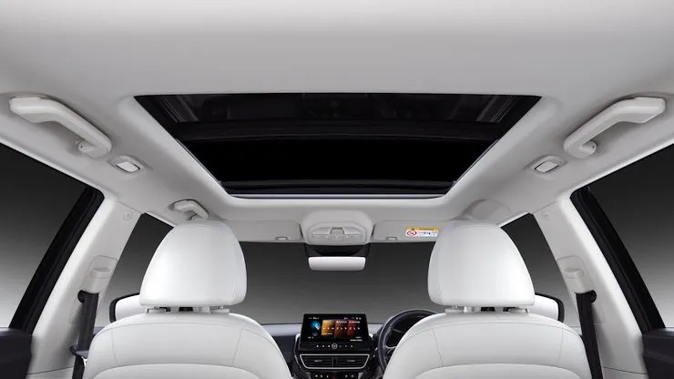 xuv-3xo-sunroof xuv-3xo-sunroof