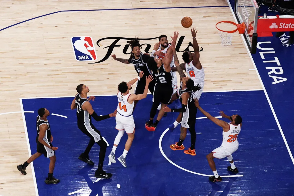 Knicks wing OG Anunoby (8) tips in the game-winning shot against the Spurs during Game 4 of the NBA Finals on June 10, 2026.