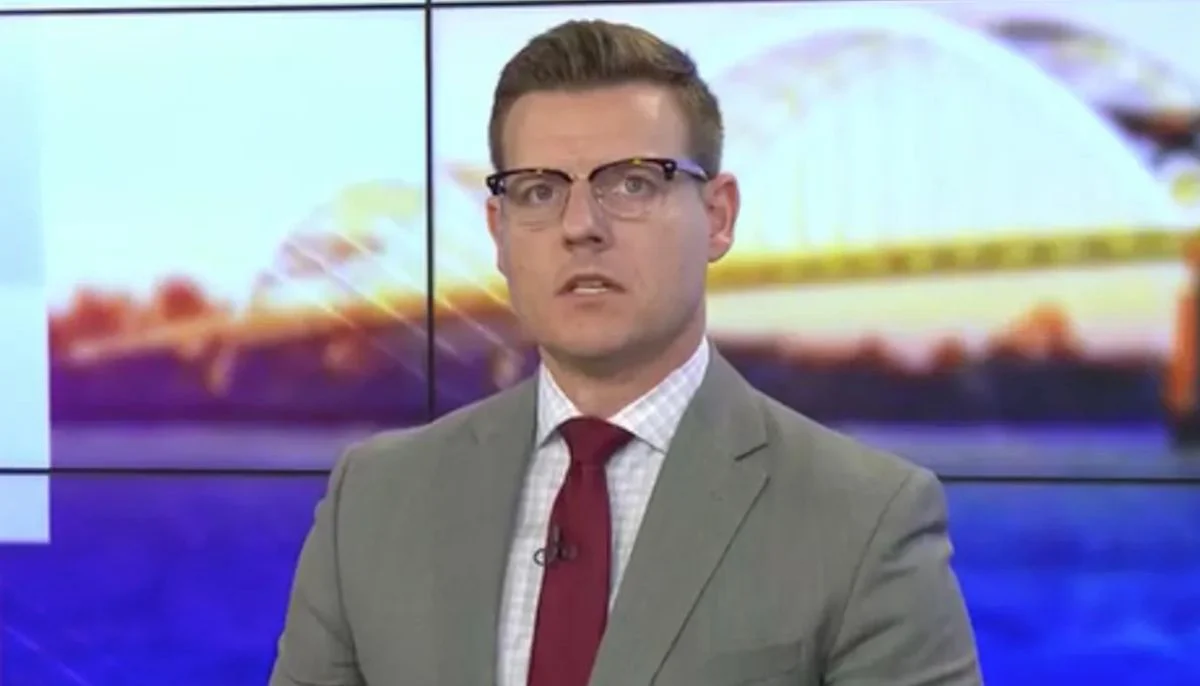 Anchor Dustin Nolan criticised media for sanitized news in his emotional on-air farewell