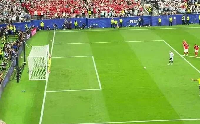 Messi missed a penalty kick in the match against Austria